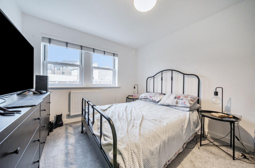 1364864-6-68ed35c...