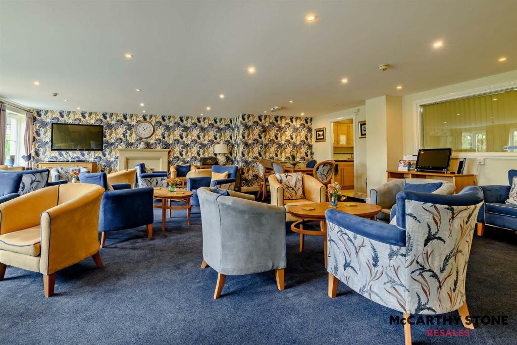 8605260-interior17-800.JPG