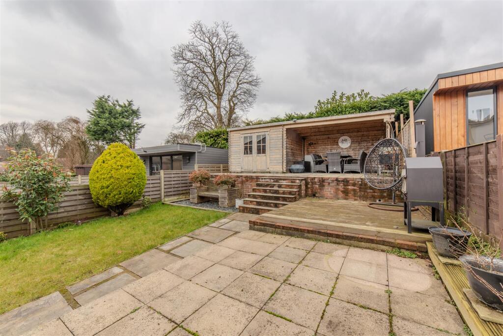 15 Beechcroft Road-24.jpg