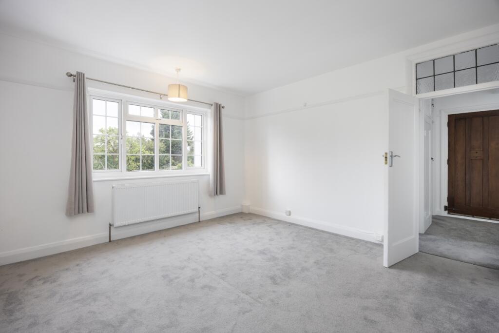 Lingfield Court F...