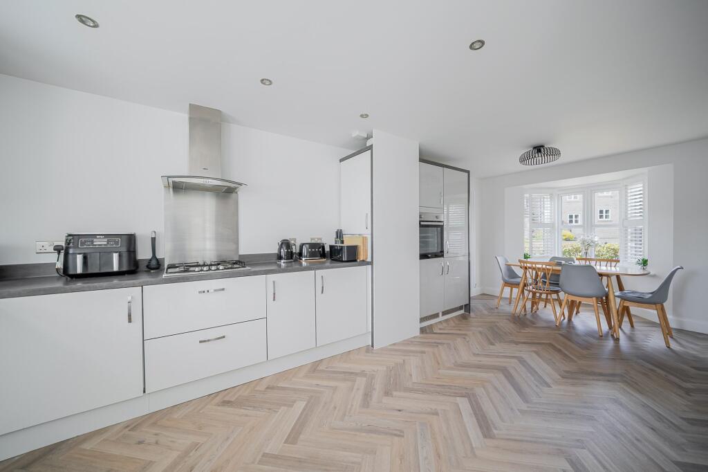 Kitchen/Dining