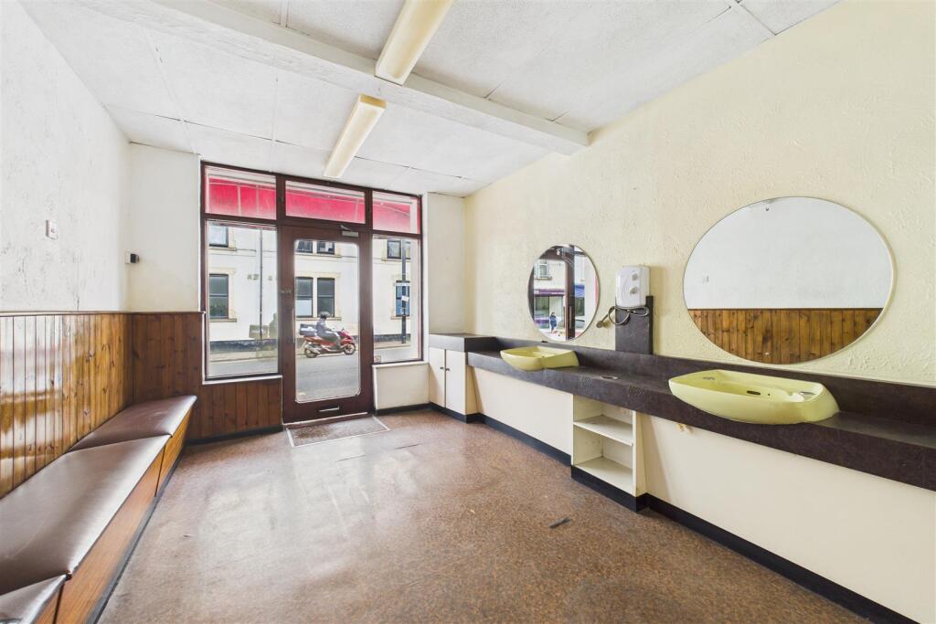 366 Two Mile Hill Road, St George, Bristol BS15 1A