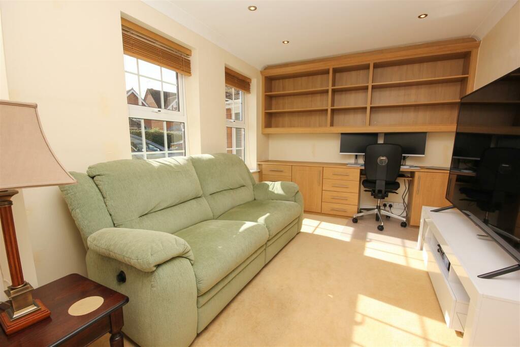 Family Room.jpg