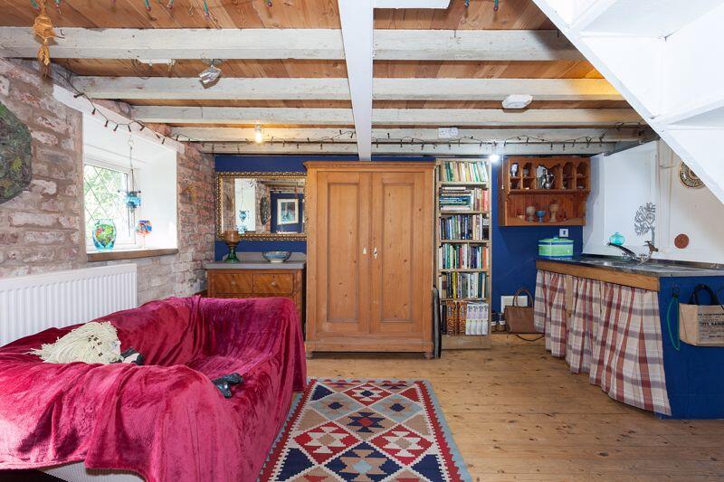 RECEPTION ROOM/UTILITY