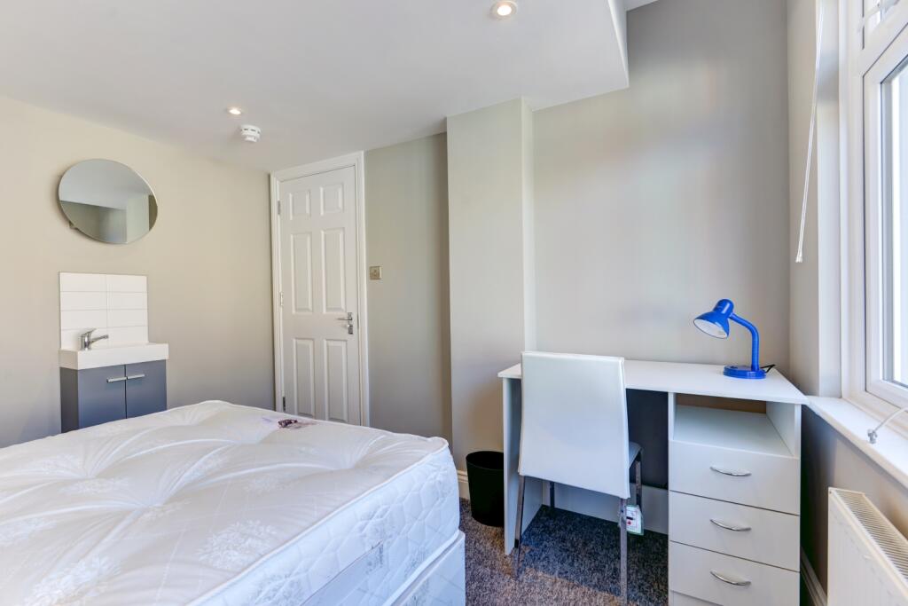19 Southampton Street Bedroom 5 (2)