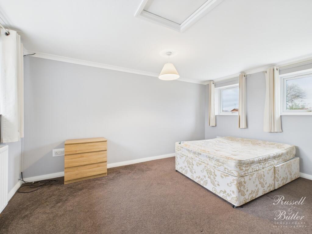 CAM01995G0-PR0279-STILL005