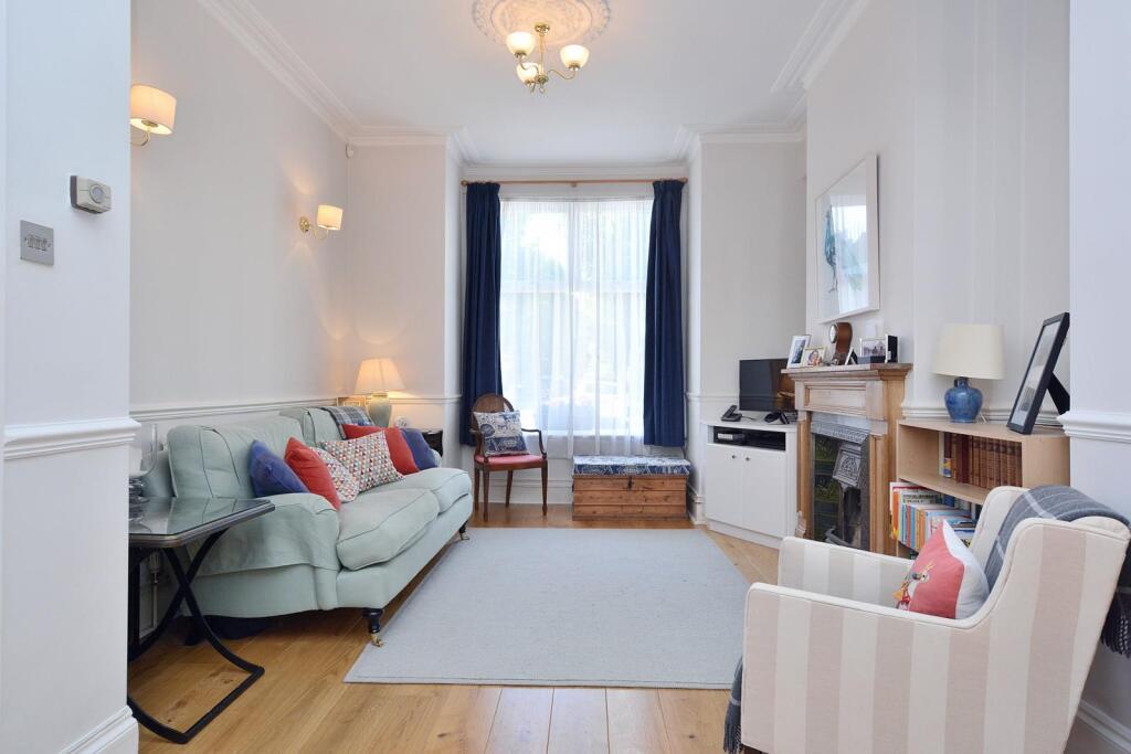 24'3 Double Reception Room