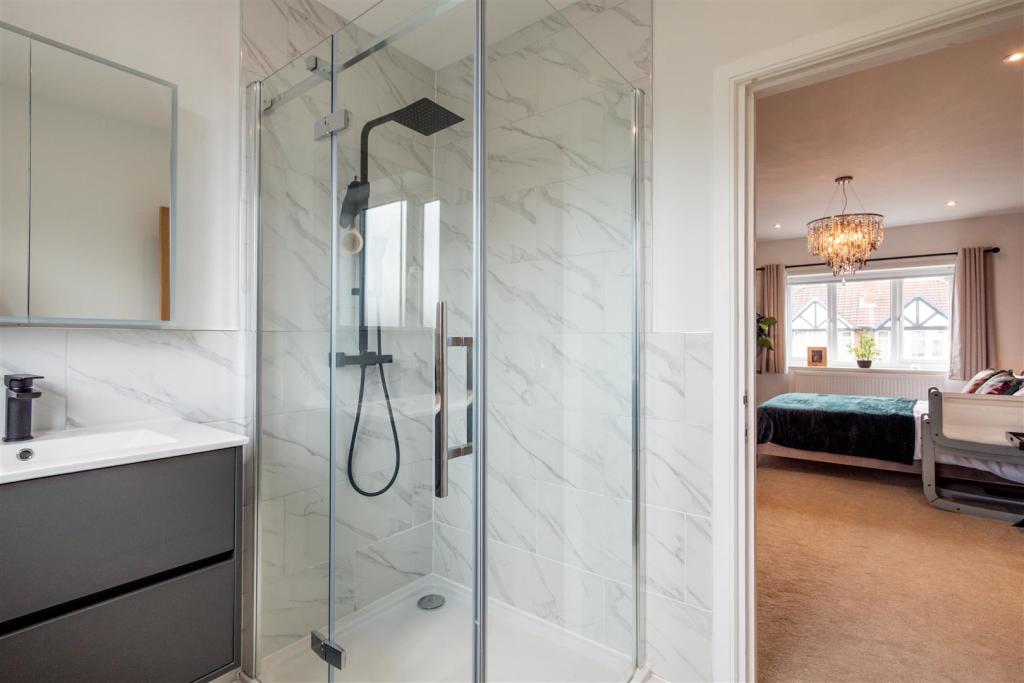 En Suite Shower Room Aspect 2.jpg