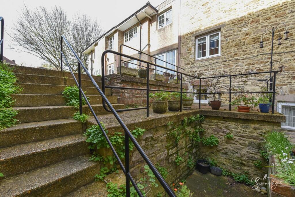 Private Courtyard