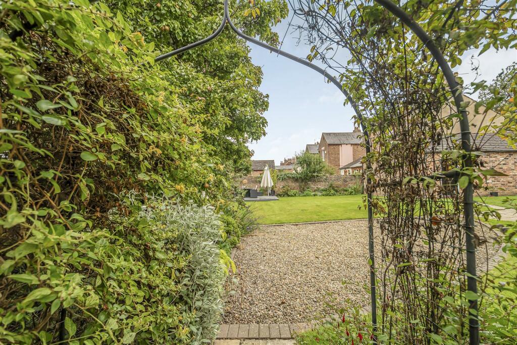 GARDEN