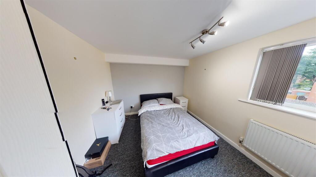 Top Floor Rear Room