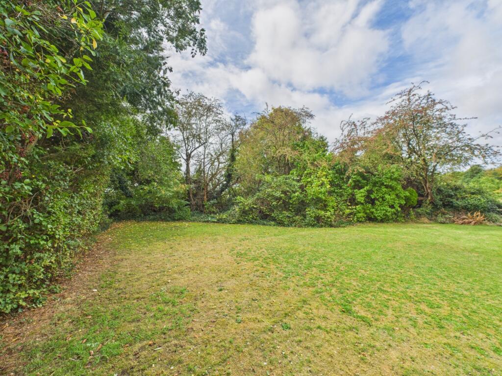 CAM02023G0-PR0168-STILL019