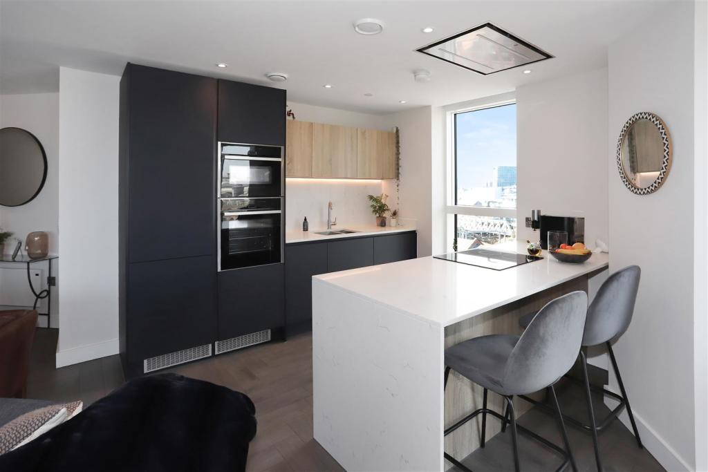 Kitchen1005.jpg