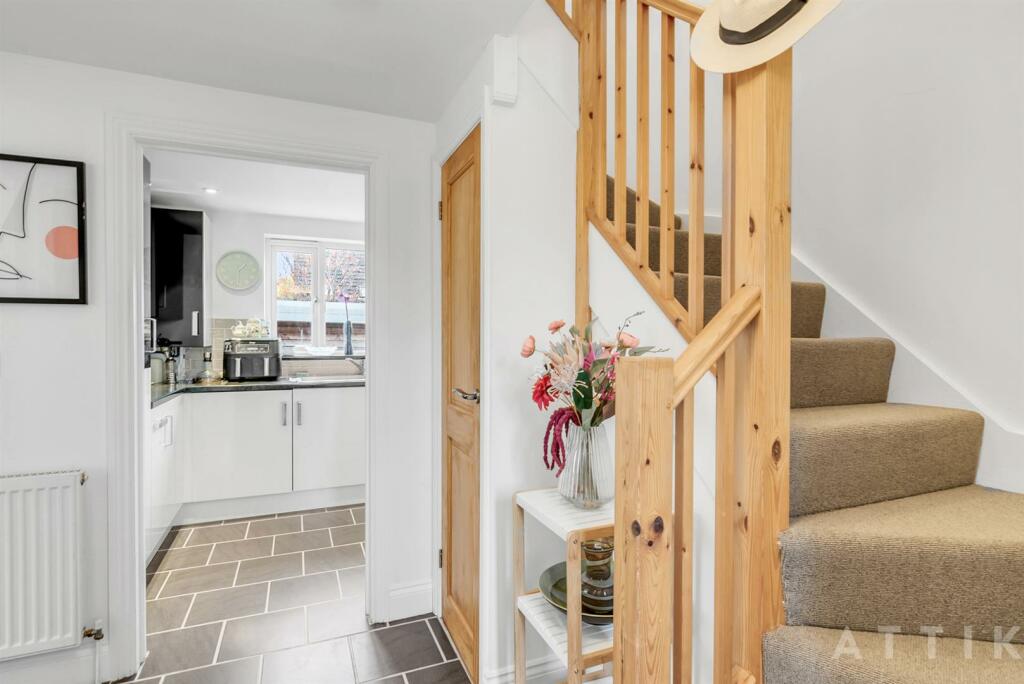 102 Dukes Drive Halesworth IP19 8DR (3).jpg