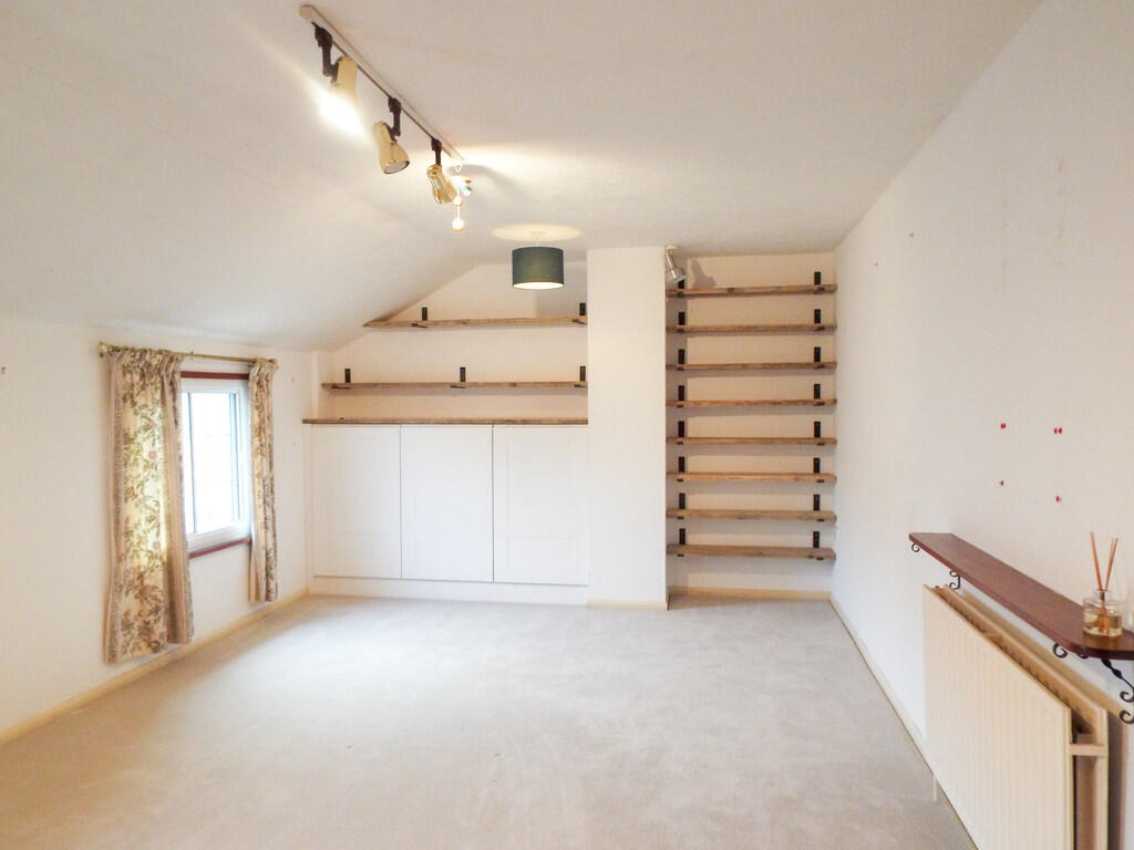 65 frogmore bedro...