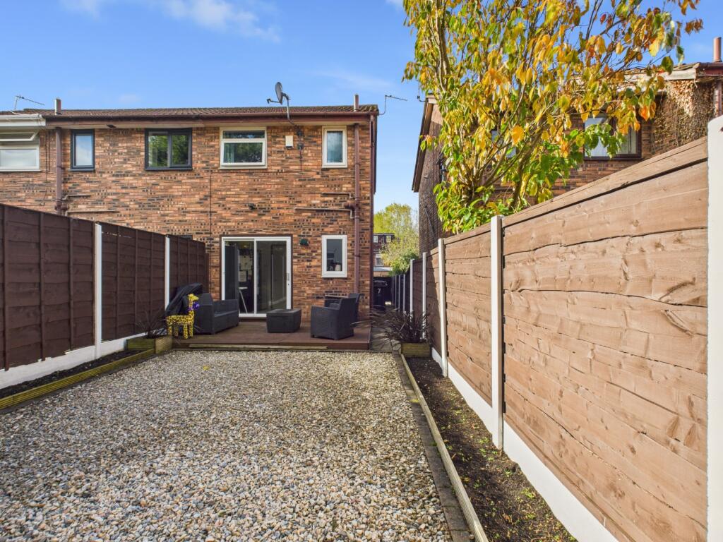 CAM03729G0-PR0163-STILL016