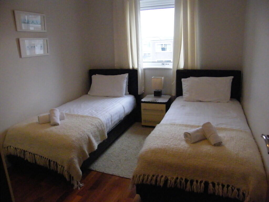 UCE0323 Ocean 1 0...