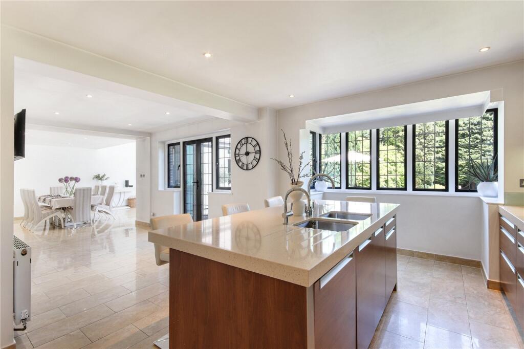 Kitchen/Breakfast Rm