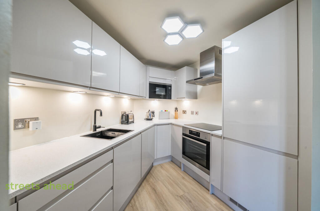 2b17bf29-e088-4b2...