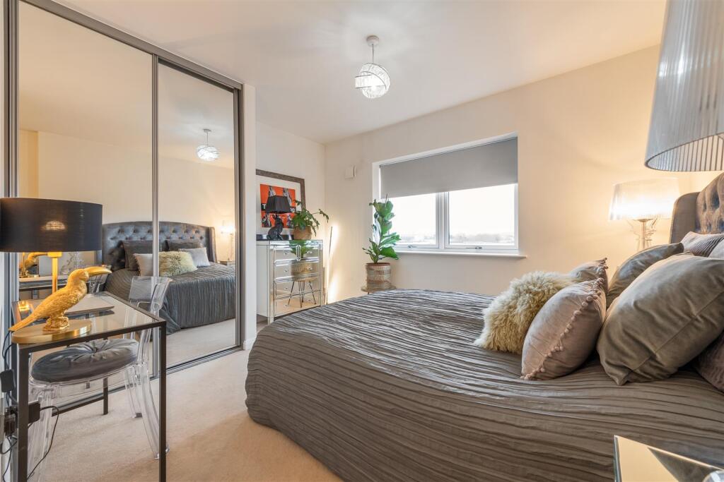 Thornbury Way E17