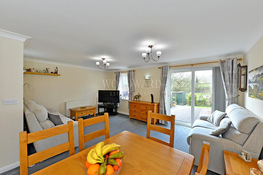 Living/Dining Roo...