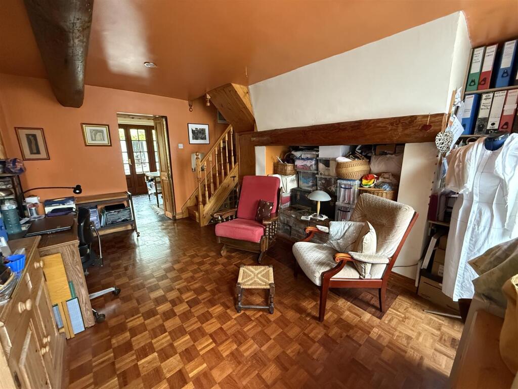 sitting dining room