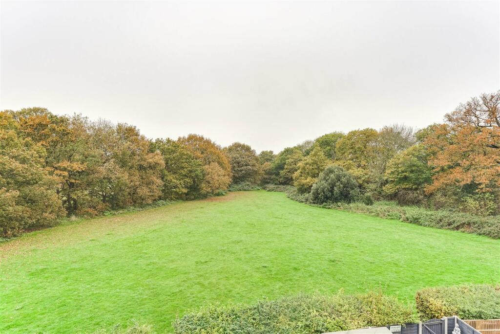 Harmonds Wood Close-8.jpg