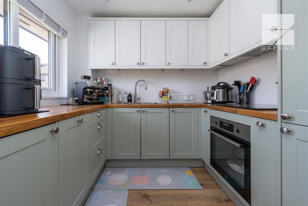 12 Hawthorne Court_0014.jpg