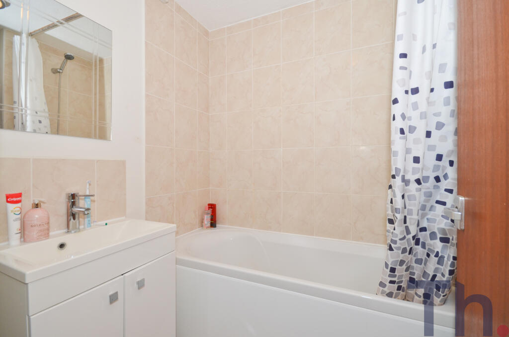 Family Bathroom.JPG