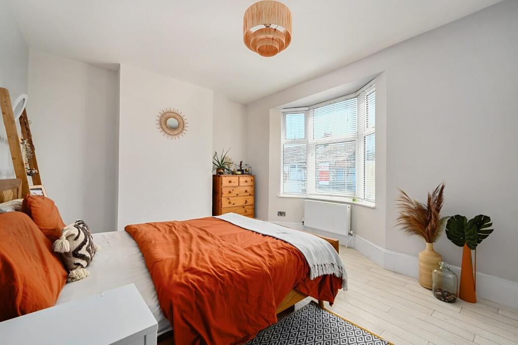 73 Shirley St BN3 (18).jpg