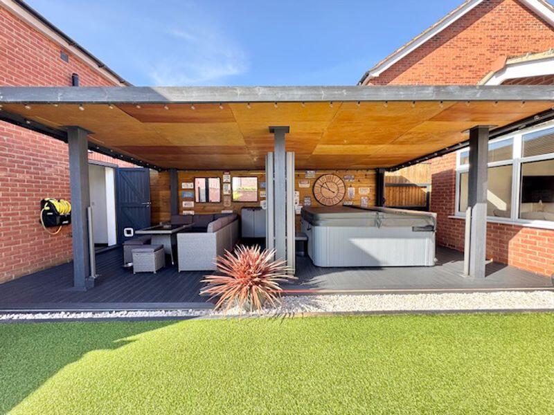 Covered entertainment area