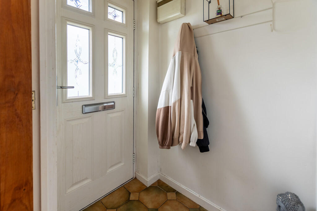 6 Chelmsford Driv...