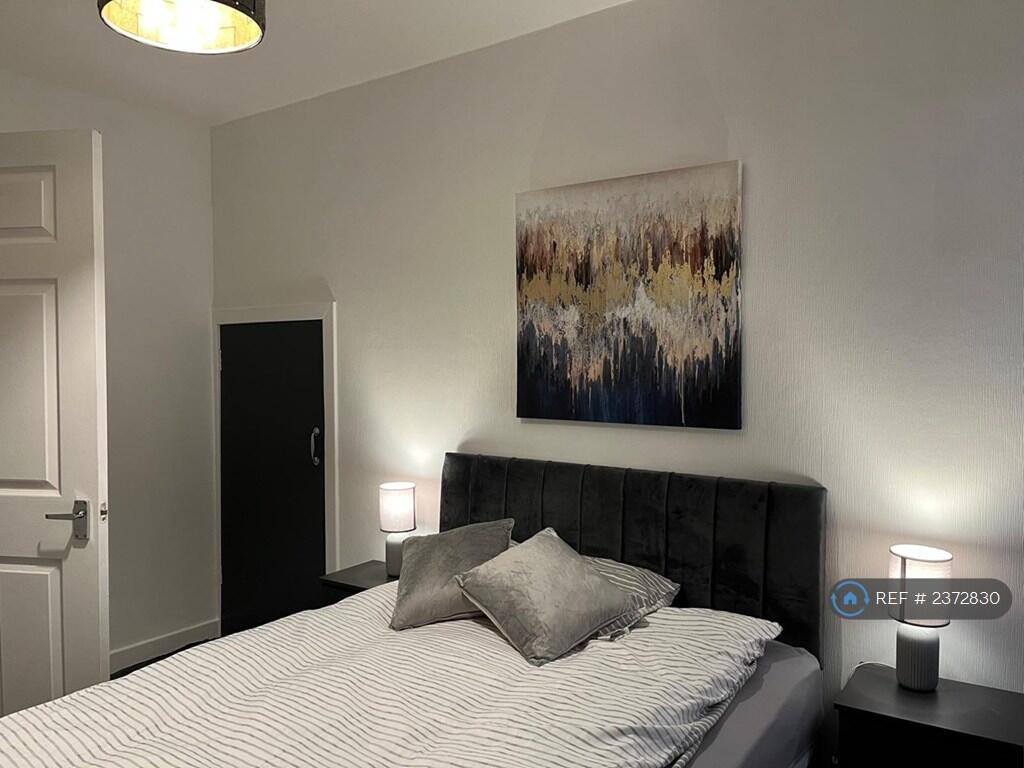 Small Bedroom 1