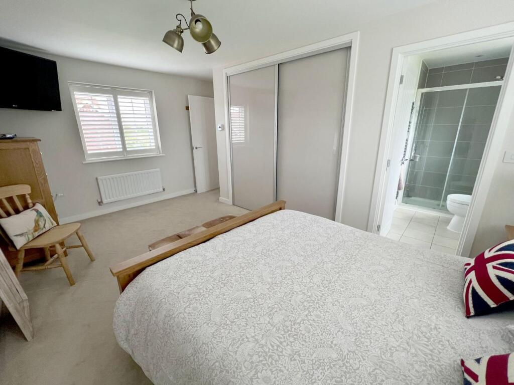 Master Bedroom 2.jpg