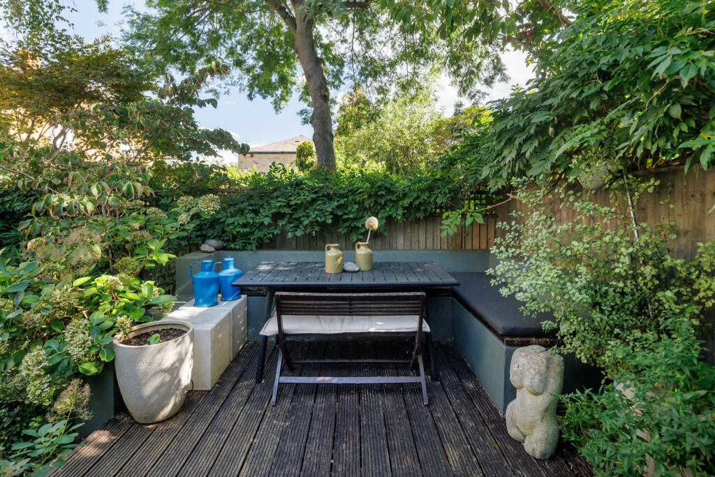 309143 - LillieshallRoad-SW4-JSouteyrat-18726.jpg