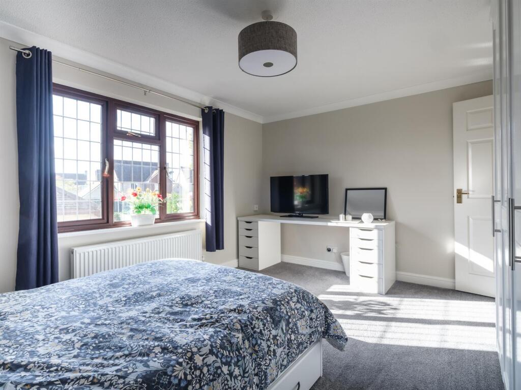 11 Erleigh Drive-14.jpg