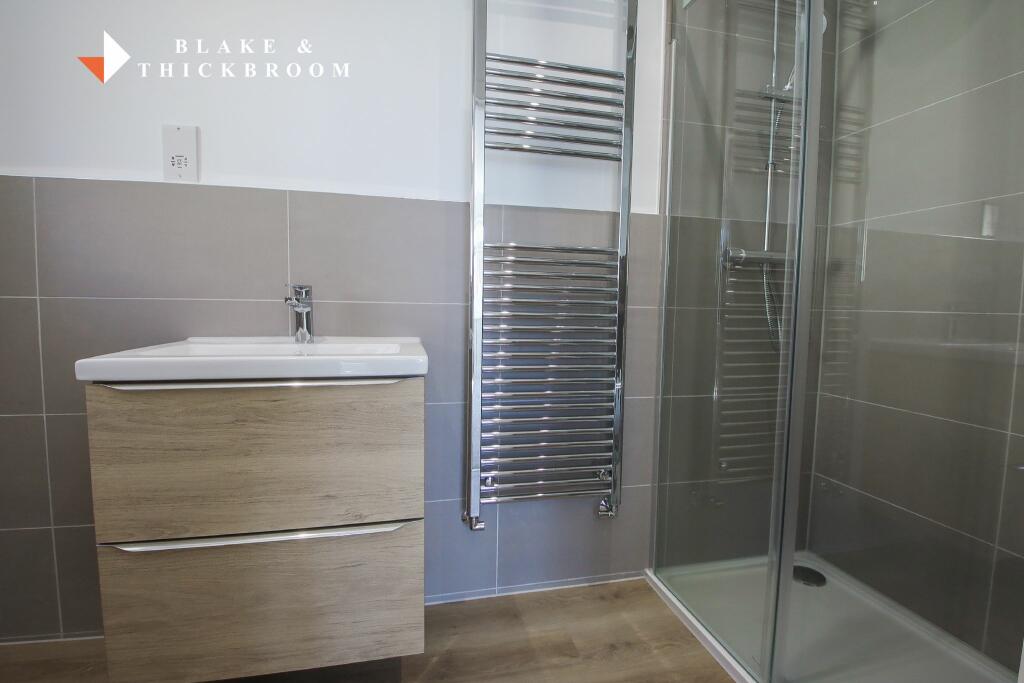 ENSUITE SHOWER ROOM