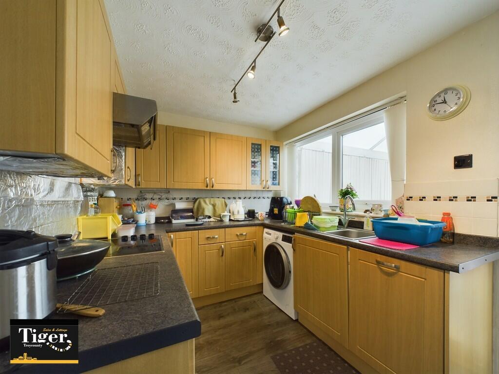 CAM02176G0-PR0338...