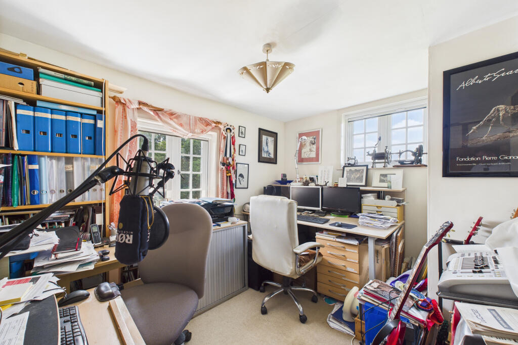 CAM05454G0-PR0011-STILL012