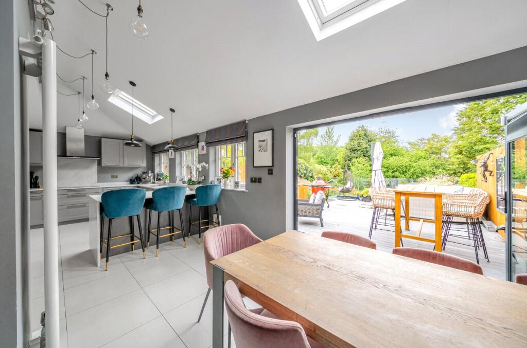 Kitchen/Dining