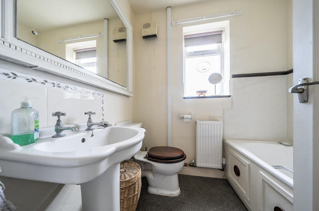 1345080-8-68adca1...