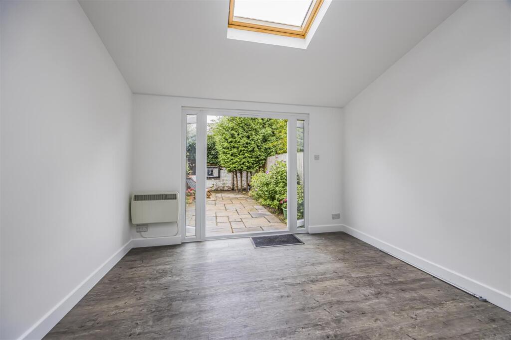 9 Belverdere Place, Petersfield-PorticoMarketing-N