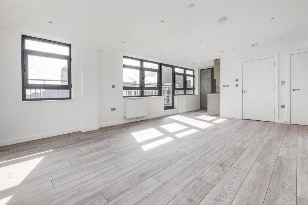 Living Room / Kitche