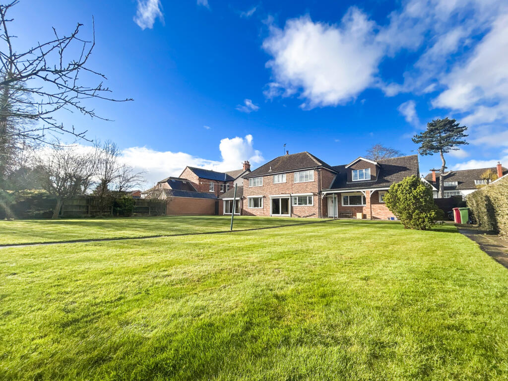 Prestigious &amp; Private Executive Home Near Scuntho