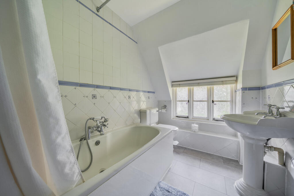 1356642968cd8aa80d83b