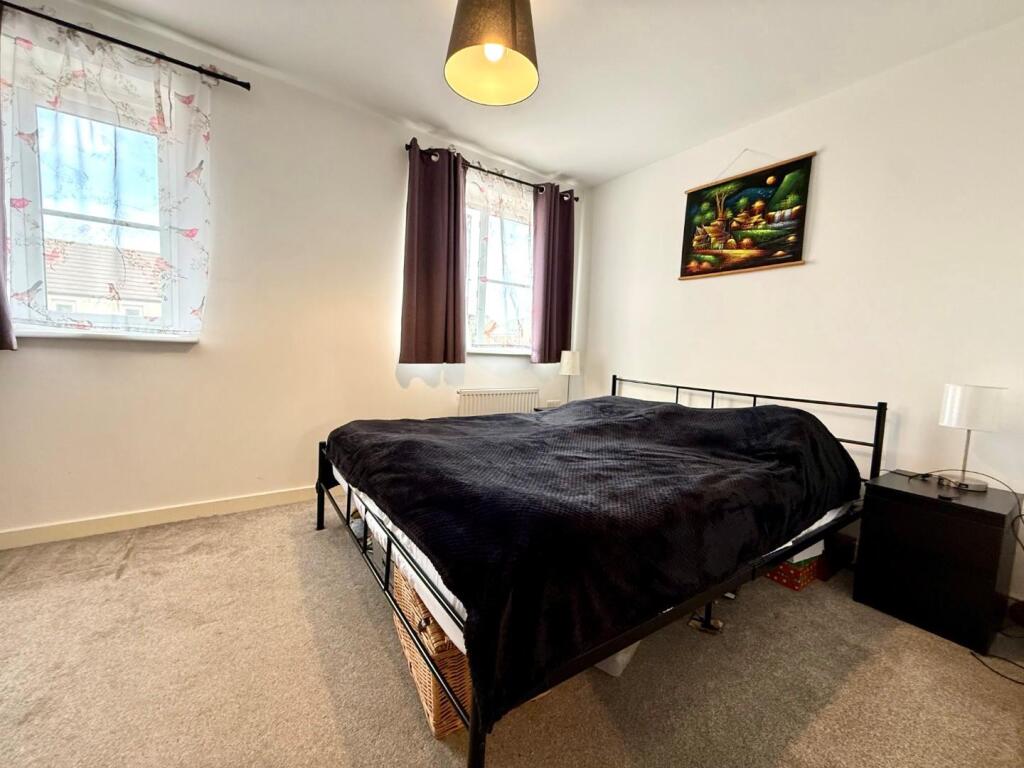 Bedroom 1.jpg
