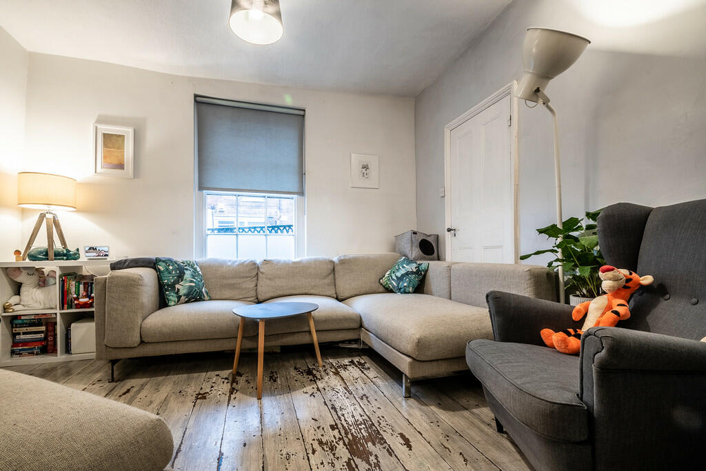 39 Lower North St...