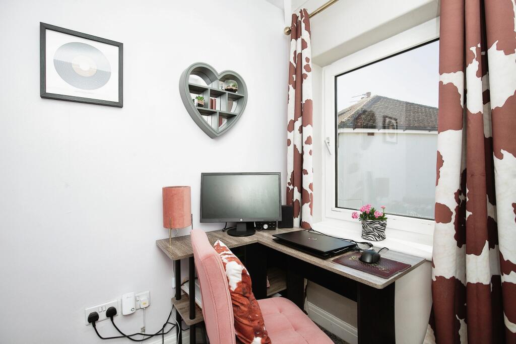 Bedroom Three/Study
