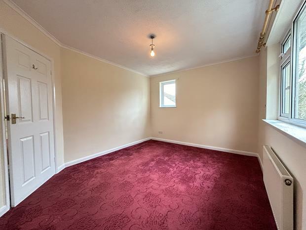Bedroom 1 (2)