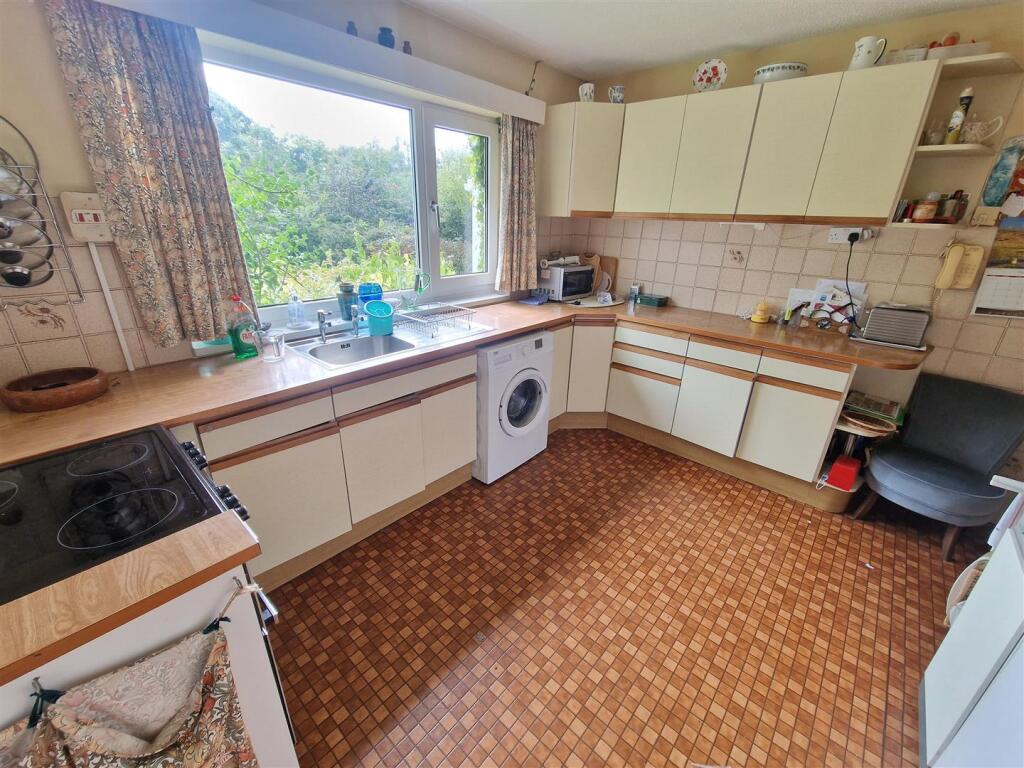 Kitchen Breakfast Room.jpg